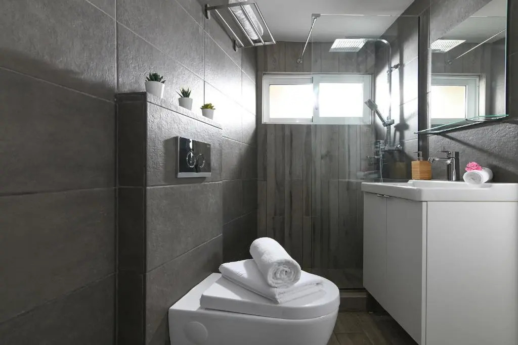 Stylish Apartment by City Center B