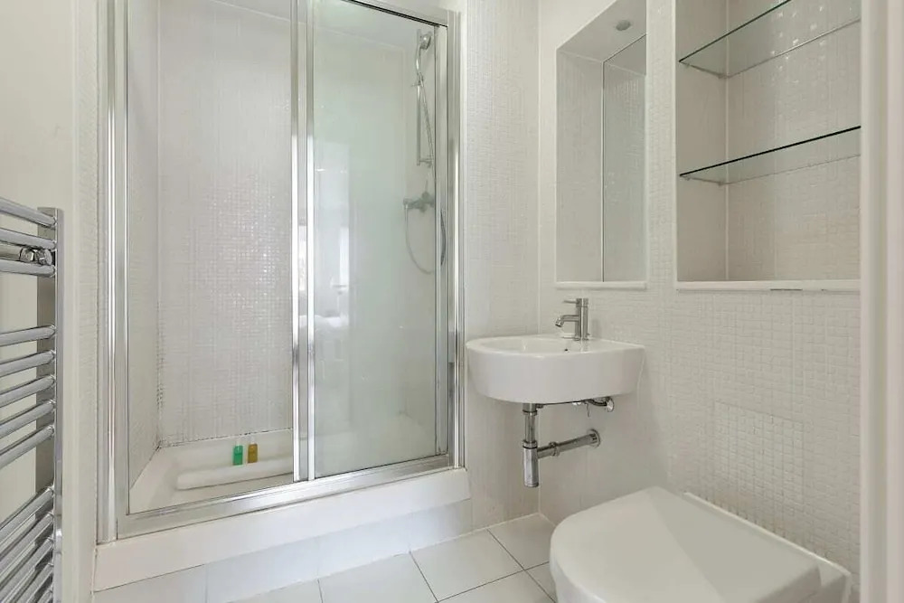 Stunning 2 Bed Apt W/balcony nr Islington