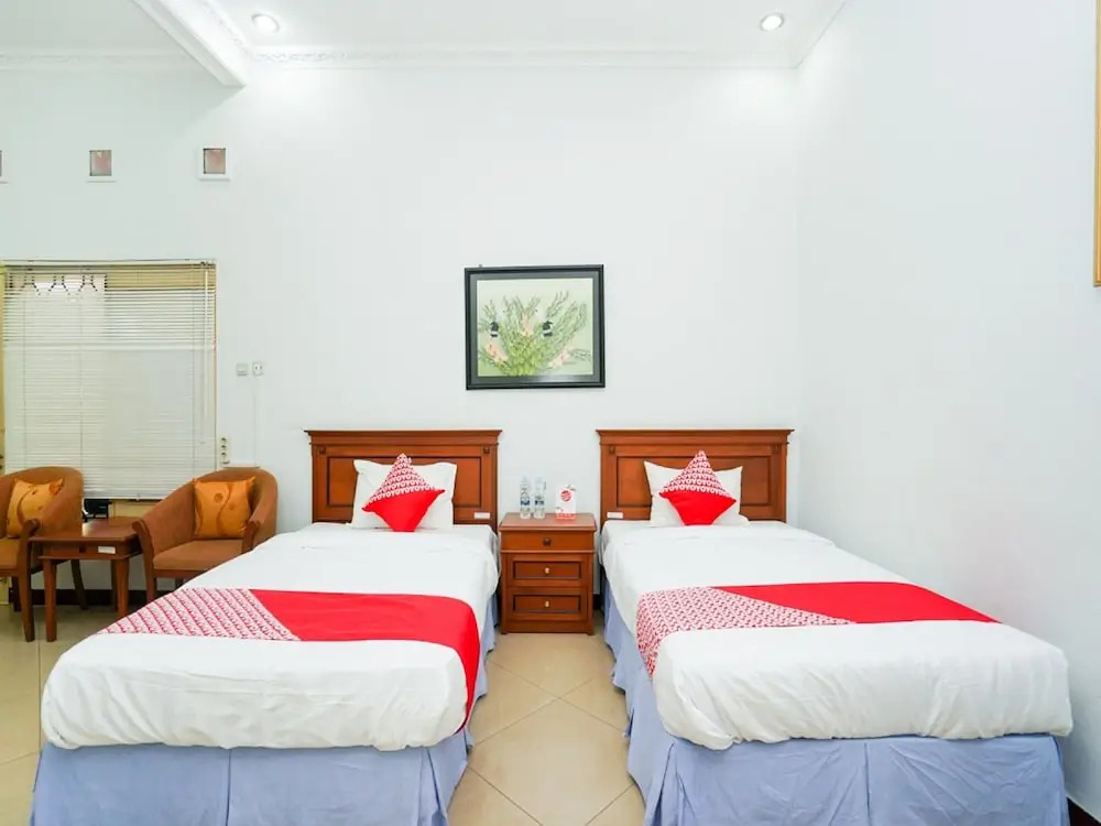 OYO 1346 Sinergi Hotel Gresik