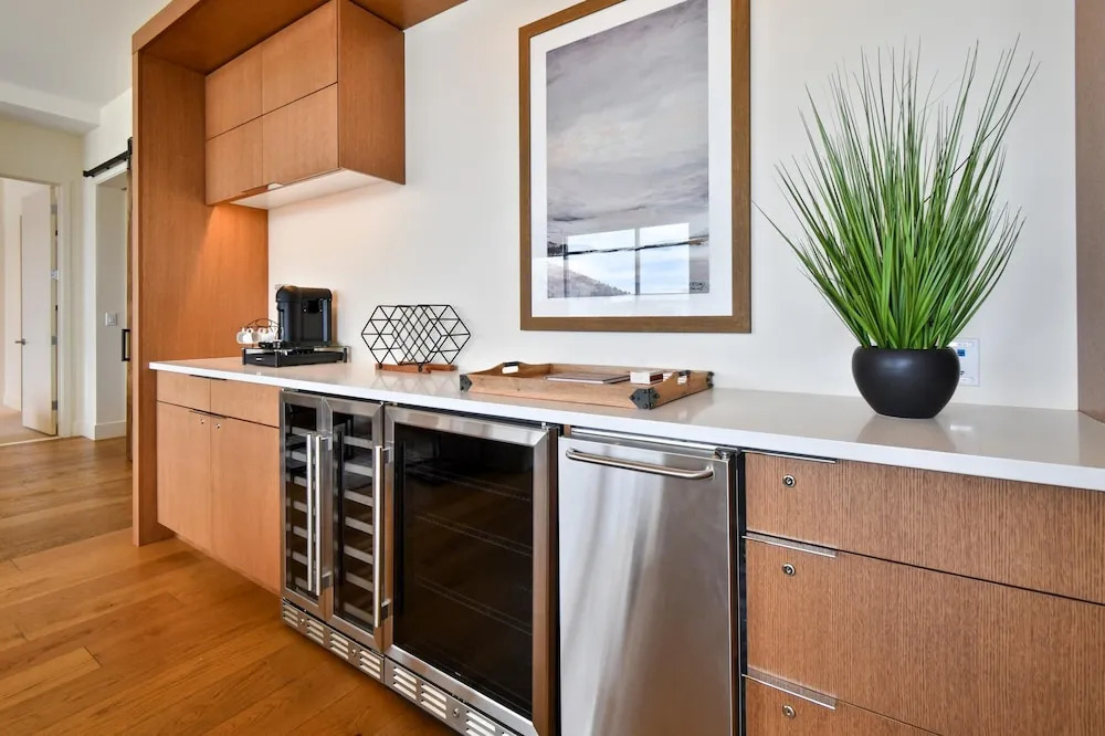 Stunning 4-bdr Penthouse With Rooftop Deck Ski-in out Access Pool hot Tubs 5-star Amenities