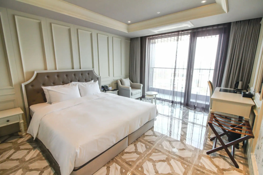 Golden Tulip Ever Yongin Hotel