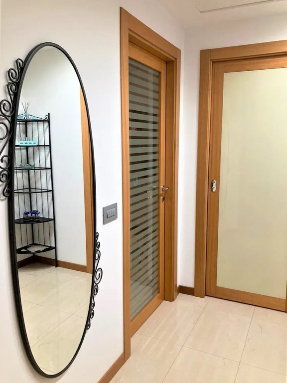 Borsa 1- Bright apartment with balcony