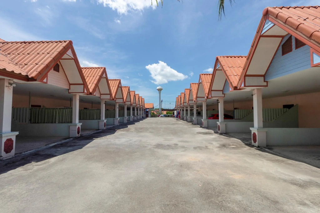 OYO 1070 Paradise Resort