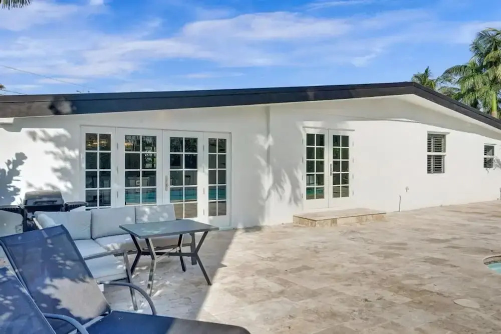 Pool House 3 Bedroom Home Victoria Park