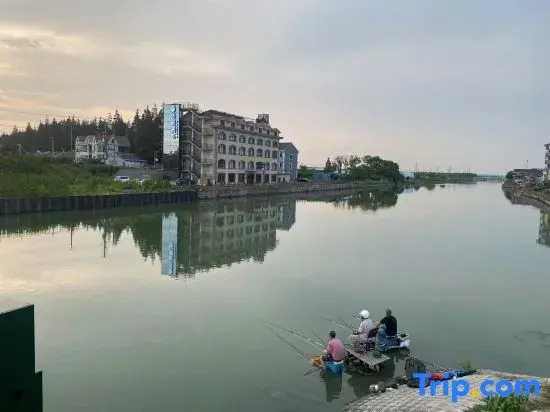 GELI Hotel (Shanghai Shifandaxue Fushu Pudong Lingang Zhongxue Hangwan Road)