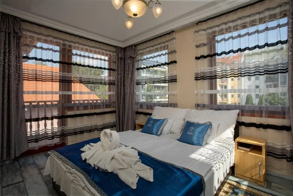 Illés Hotel