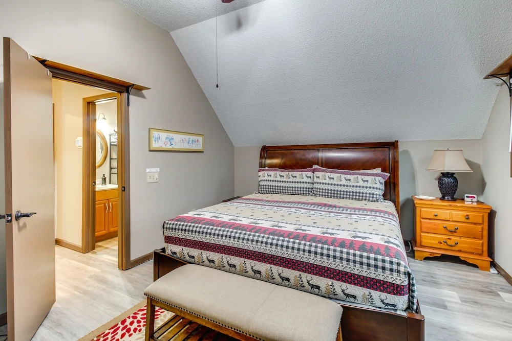 Ellijay Resort Cabin w/ Fire Pit, Decks, & Hot Tub
