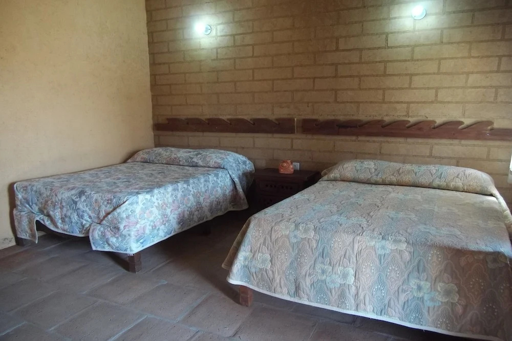 OYO Hostal Campestre Los Adobes