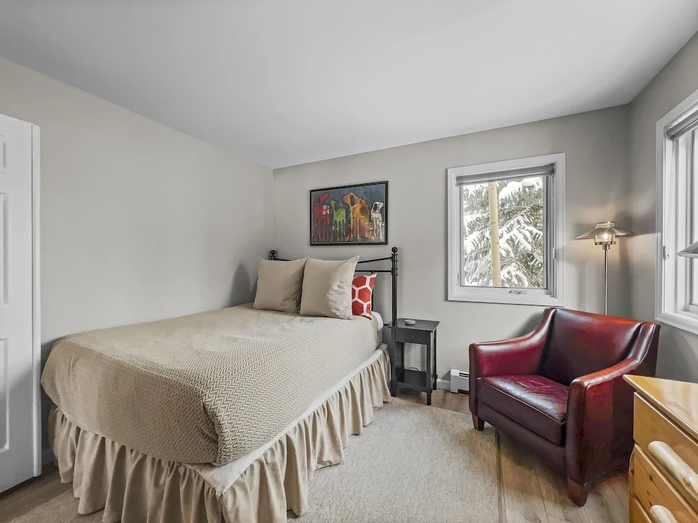 Legends 10 4br 4ba 4 Bedroom Townhouse by RedAwning