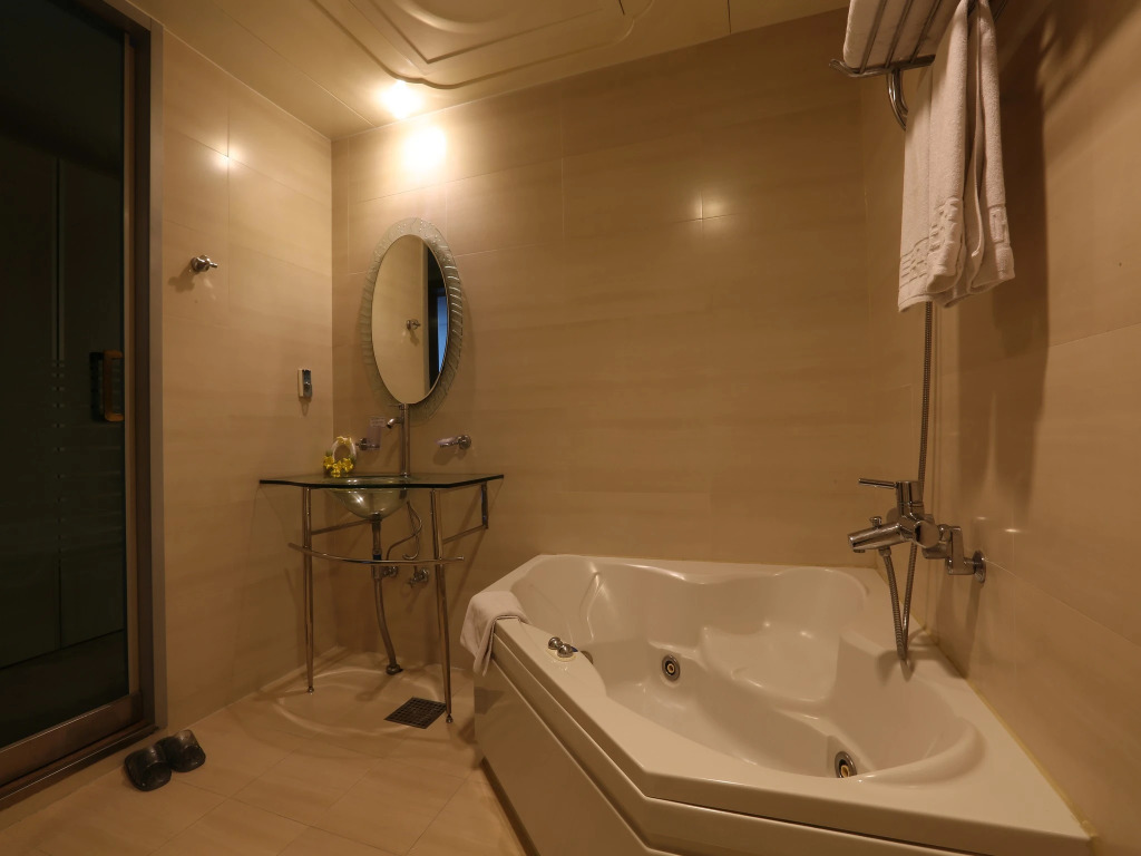 Metro Tourist Hotel