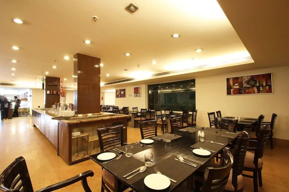 Taurus Sarovar Portico