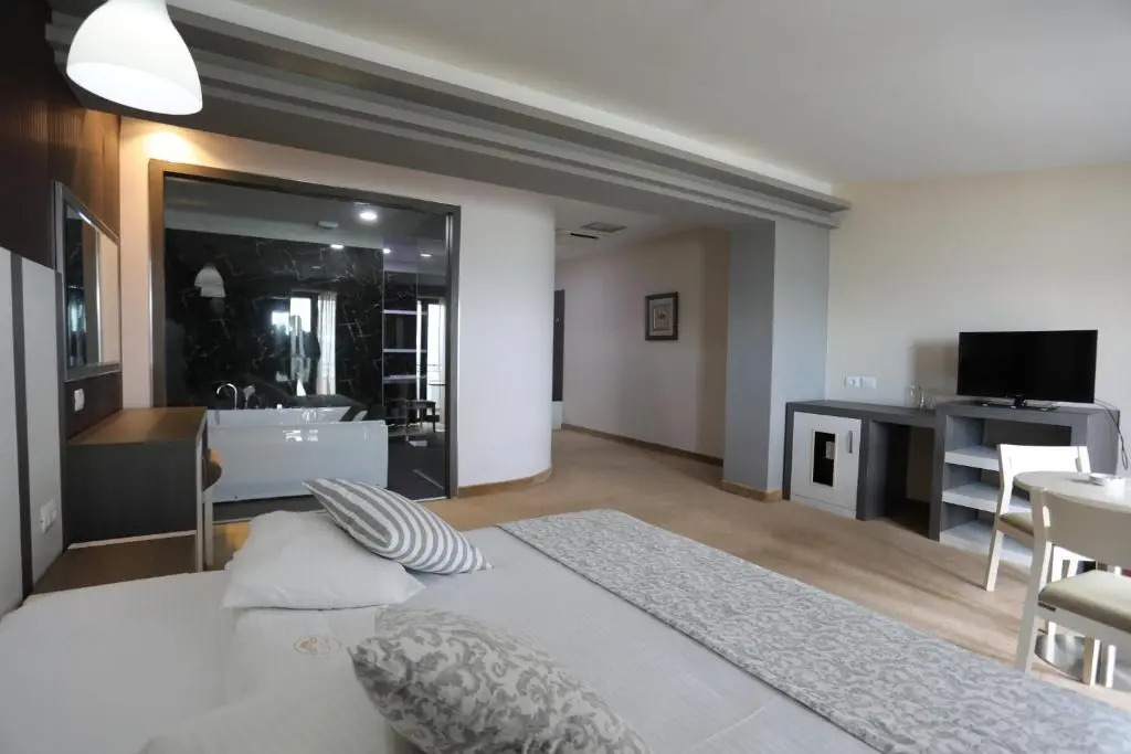 Hotel 1 Maji
