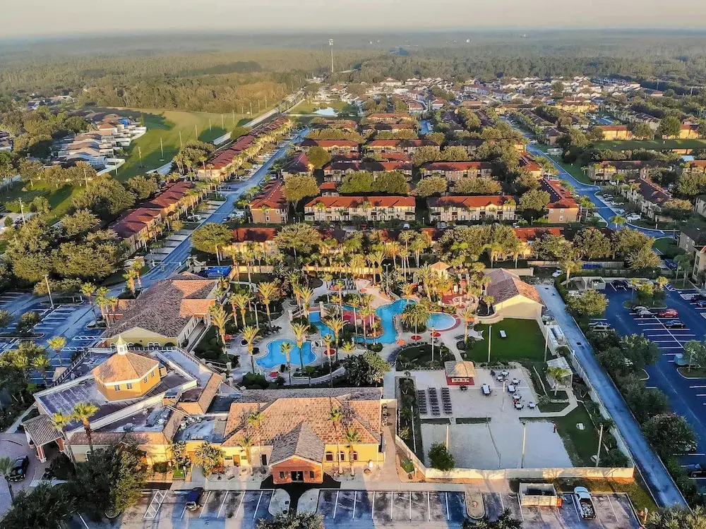 4 BDR in Regal Palms Resort!