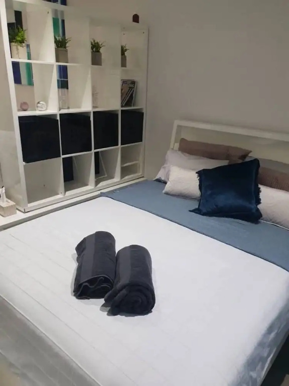 Great Location, Hip Studio, Near City