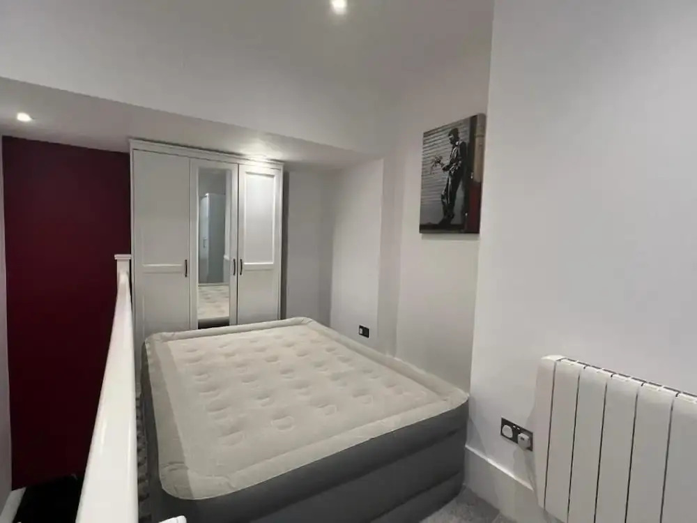 Spacious1br-6guests-walktoshops-fastwifi