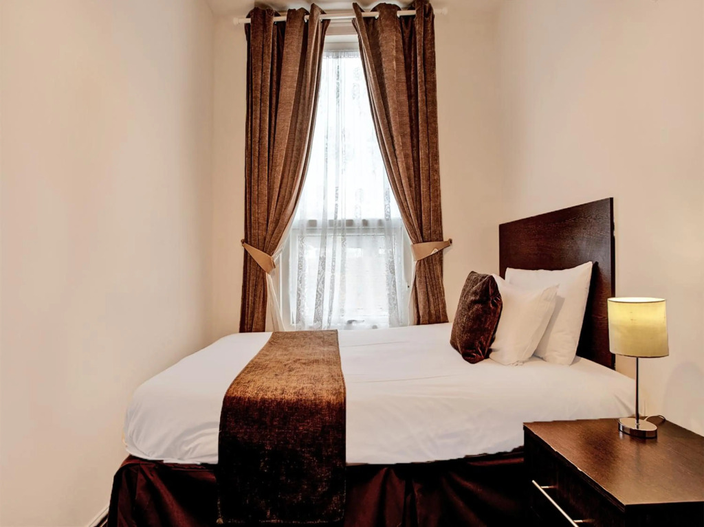 The Waverley Hotel