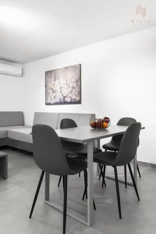 Arama, Nilie Hospitality MGMT