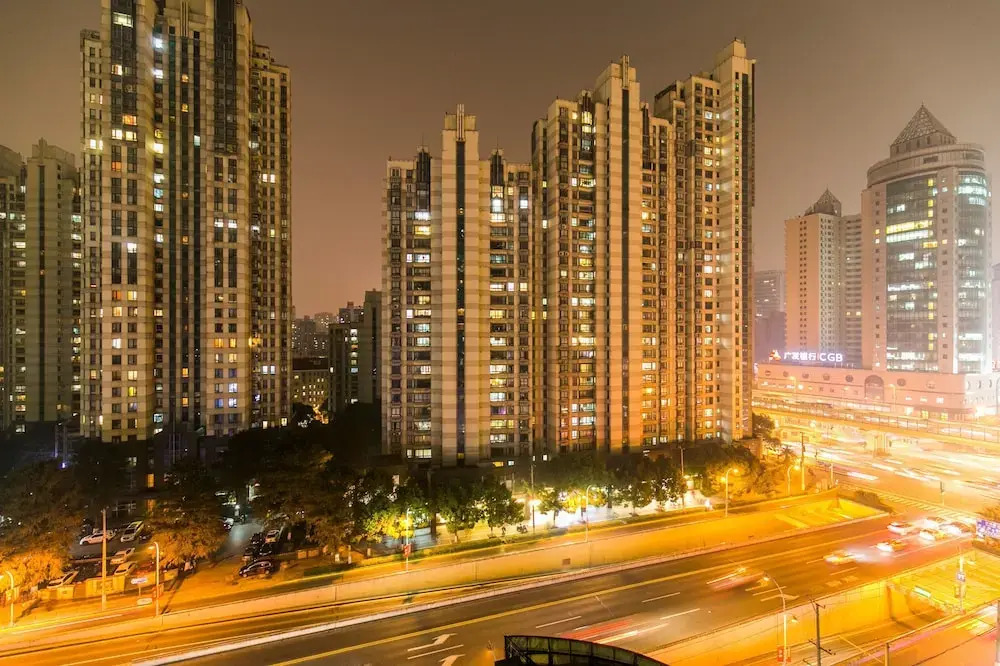 Henry's Apartment- Xujiahui Road