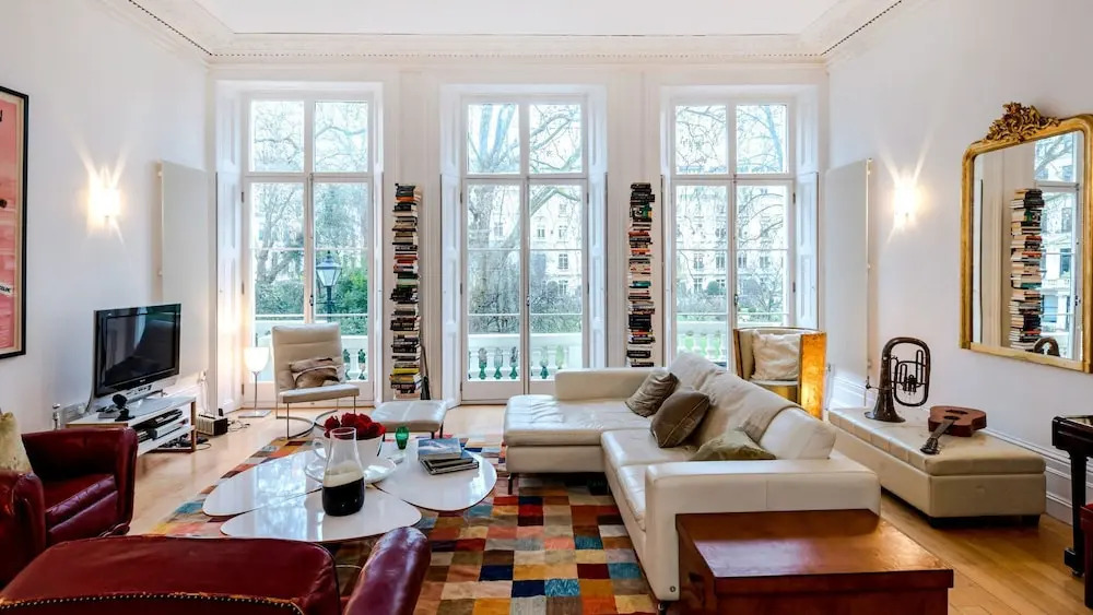 The Spacious Cleveland Square Apartment