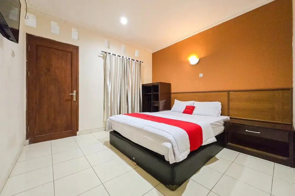 RedDoorz at Alam Hegar Cisarua Puncak
