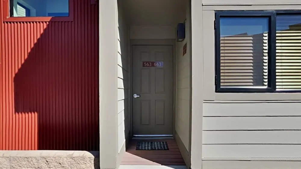 Mountainside 2BR/2BA Just Steps to 3 Spas, Sauna, Pool and Mammoth Mountain!  by RedAwning