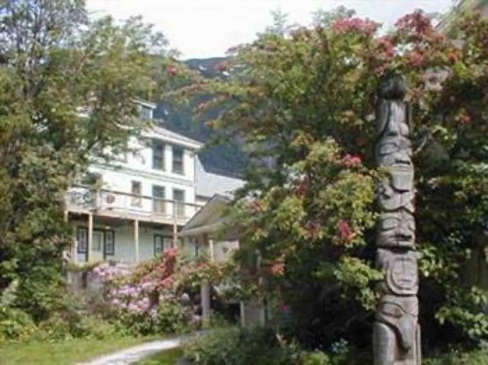 Alaskas Capital Inn Bed and Breakfast