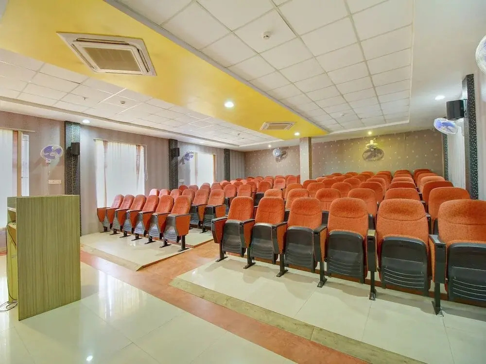 Forest Transit Hotel by OYO Rooms