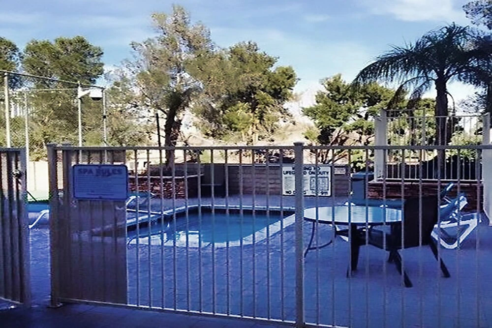 888 Convention Center 3 BEDROOM 2 BATH Condos