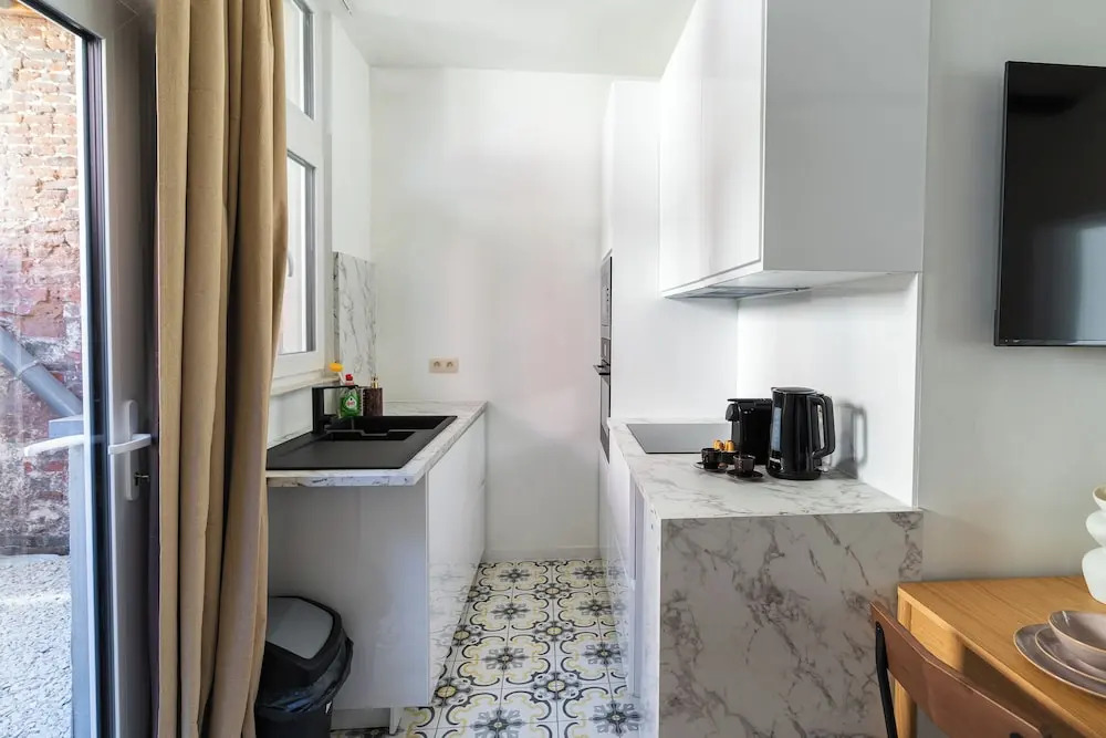 Central Ghent Stylish 1BR&1LR Apt WIFI