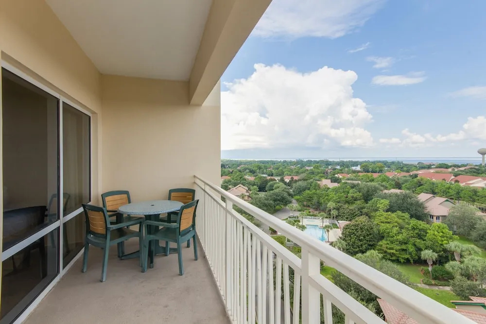 5000 Sandestin Blvd S Condo Unit 6909 and 6911 1 Bedroom 2.5 Bathrooms
