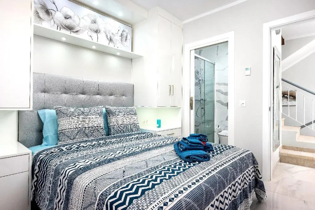 Modern 4 bedroom villa in Costa Adeje