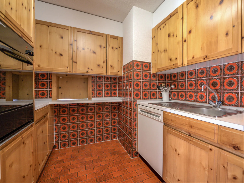 Apartment Chesa La Sajetta 12 by Interhome