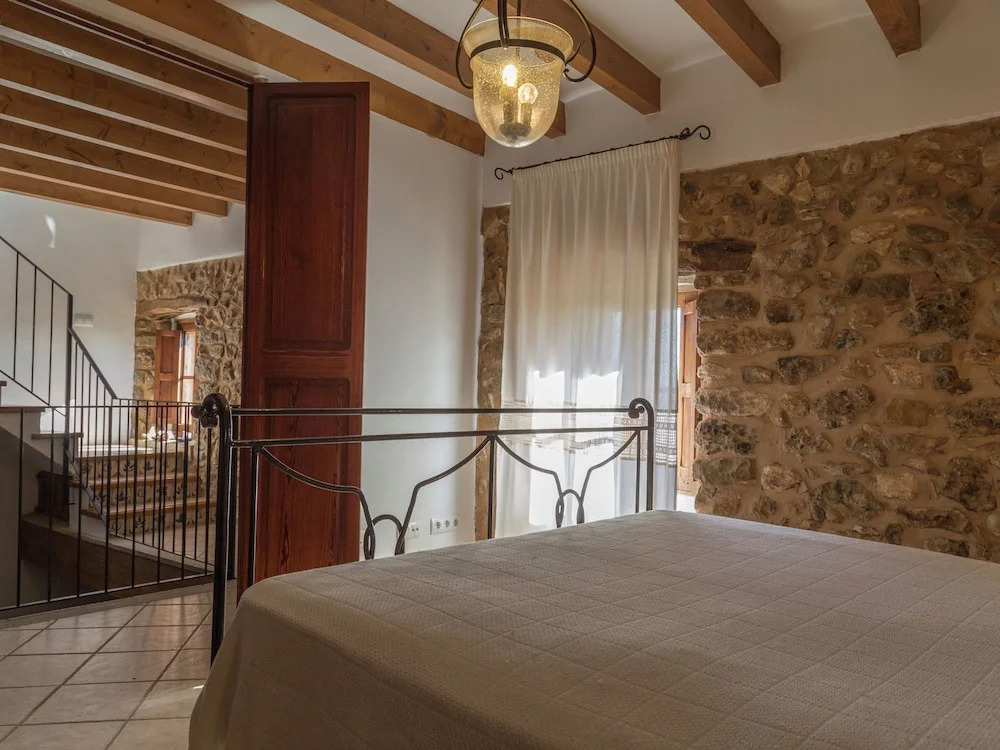 Cozy Cottage in Lloseta With Private Swimming Pool