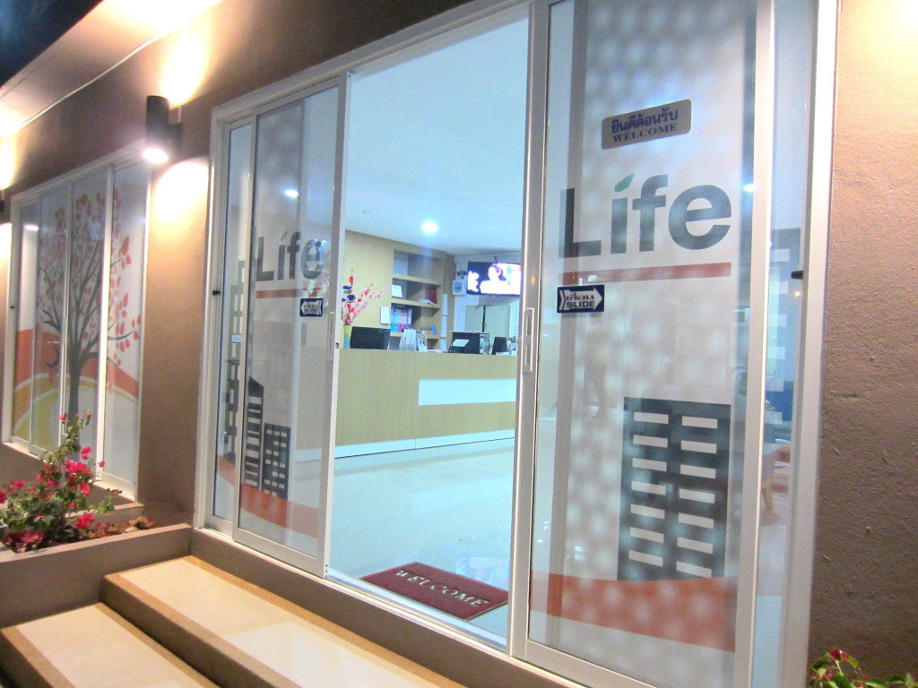 Life Grand Hotel