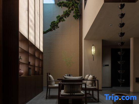 Mulan Residence (original designer homestay in the ancient city)