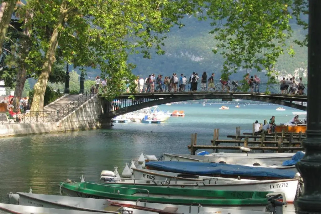 La Roseraie - Appartement À 100M Du Lac D'Annecy