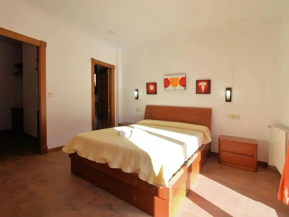 Luxury Villa in Sayalonga With Private Pool