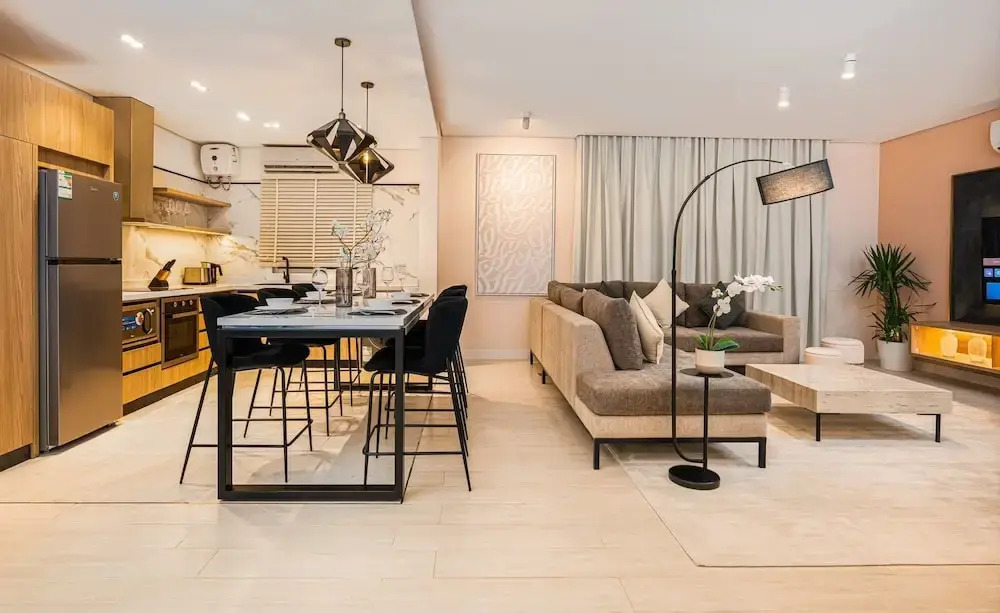 Hotel-finish Flat in Al Mughrizat With Workspace
