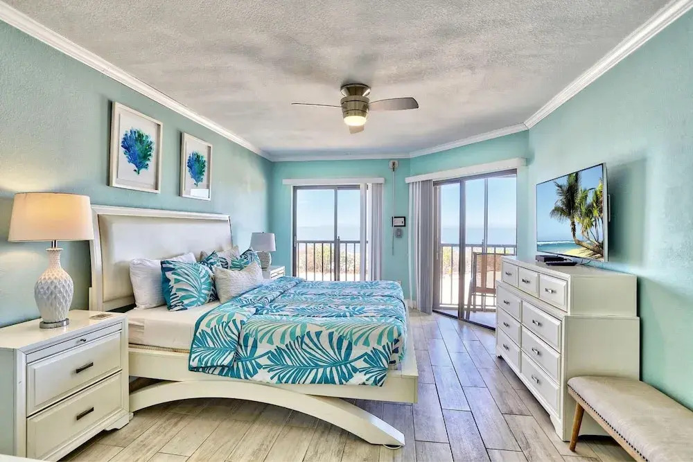 Land's End 10-303 Beach Front - Premier