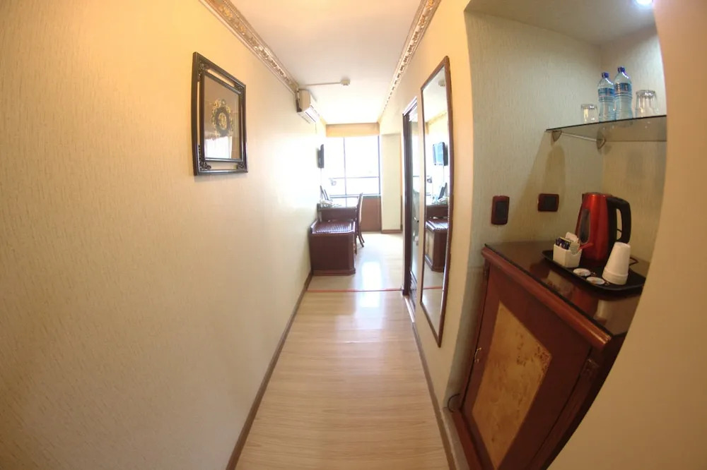 Hotel Oro Inn