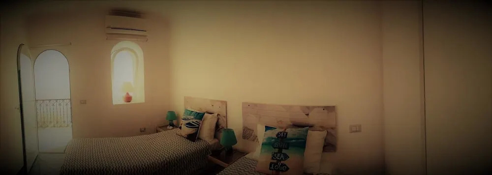 Mareluna Holiday Home