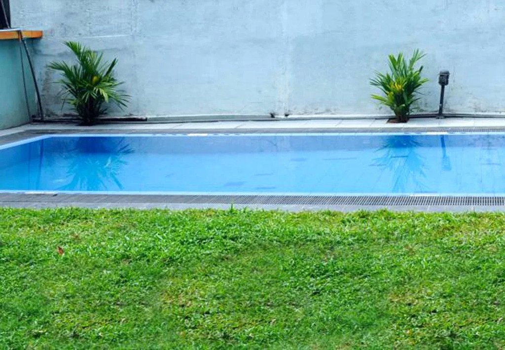 Airport reach villa