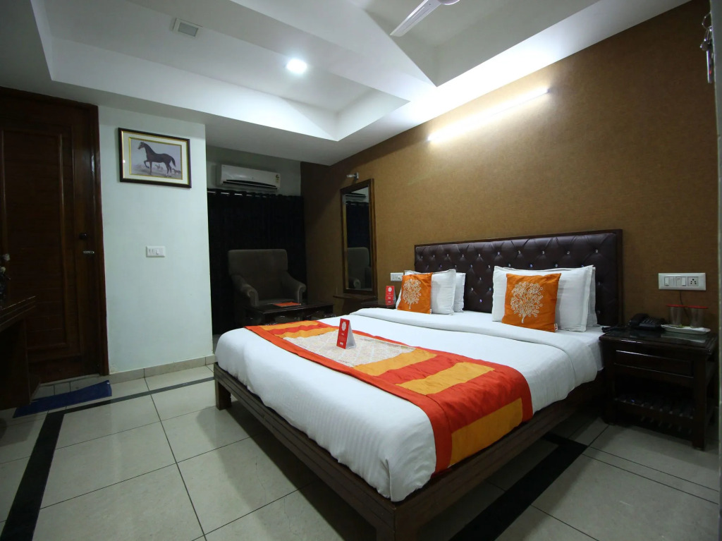 OYO 893 Hotel Seven