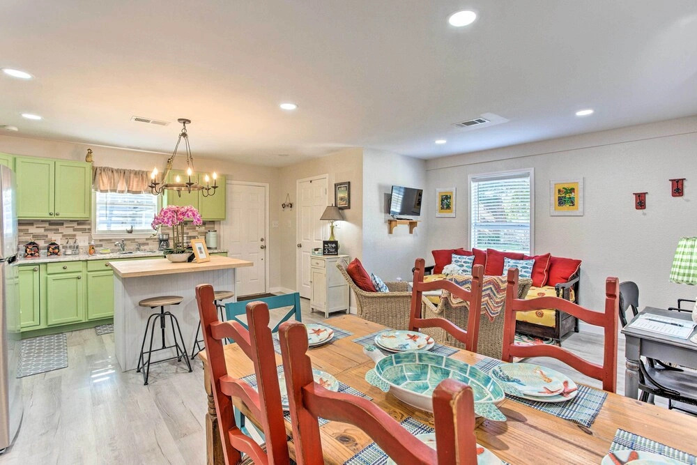Walk to Cedar Creek Reservoir: Home w/ Fire Pit