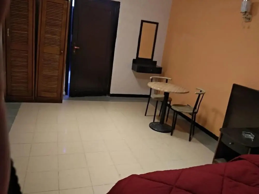 oasis Hotel