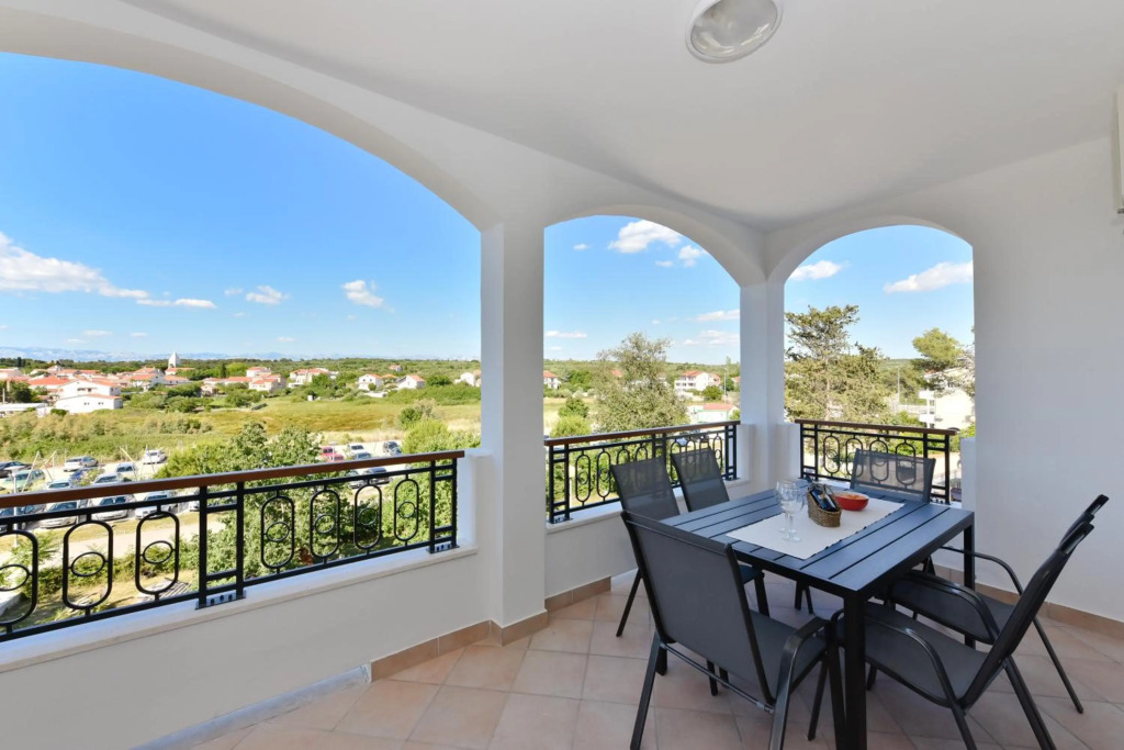 Mediterraneo Garden Apartments