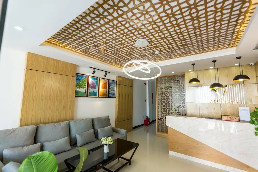 Vivian Hotel