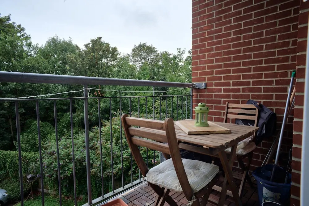 2 Bedroom Apartment With Balcony in Nunhead