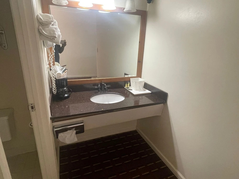 Knights Inn - Dillard
