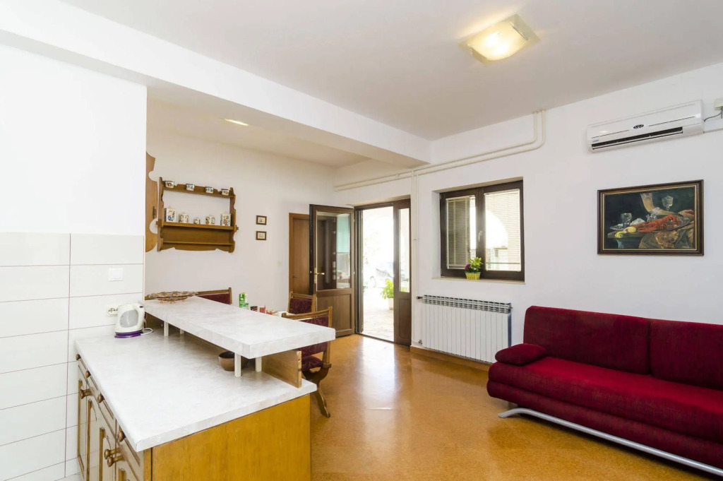 Cina Apartments
